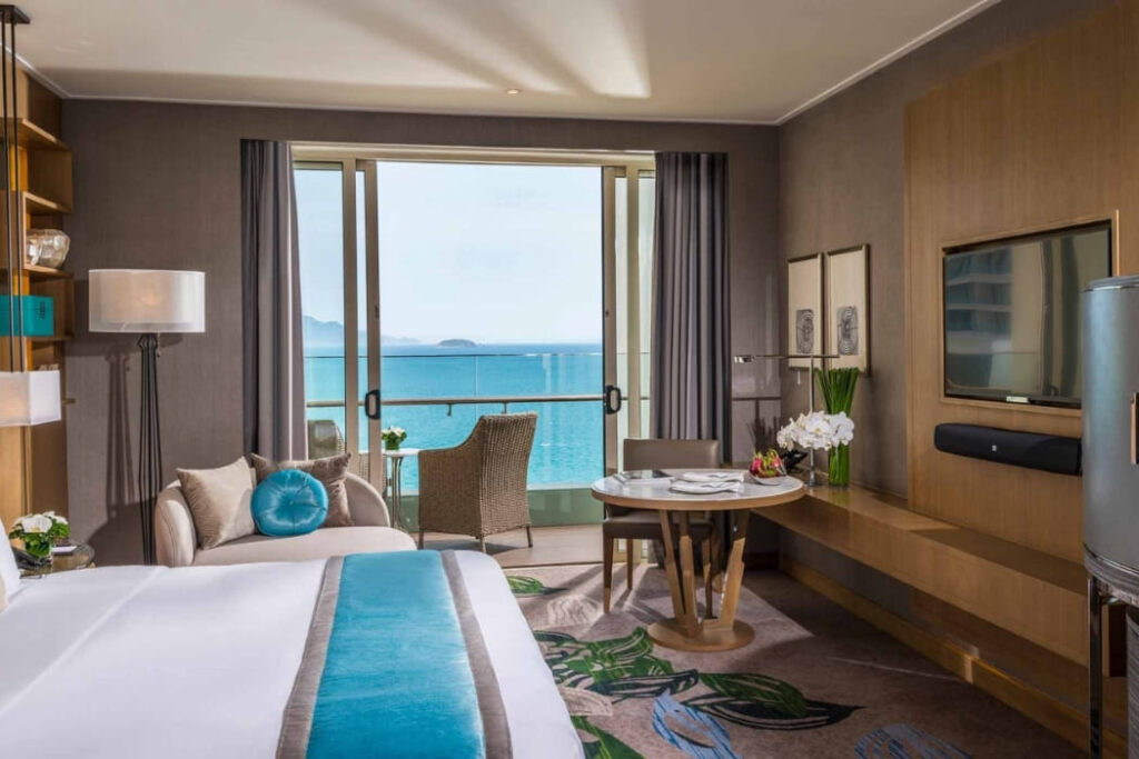 InterContinental Nha Trang의 전용 발코니가 있는 호텔 객실과 바다 전망