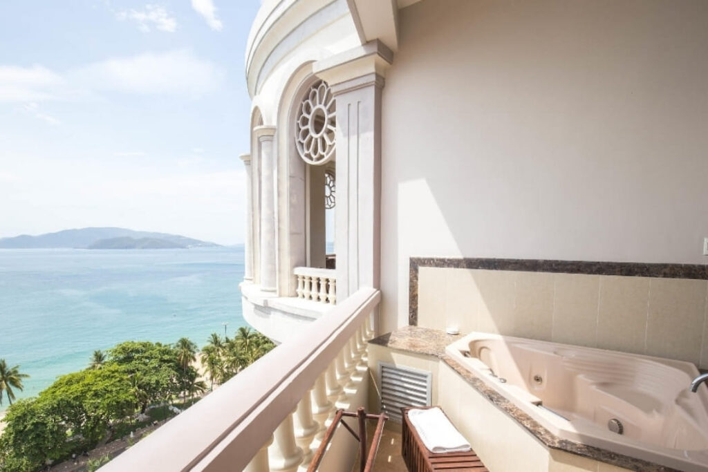 Nha Trang에서 최고의 발코니 호텔을 선택하는 방법과 바다 전망 기준