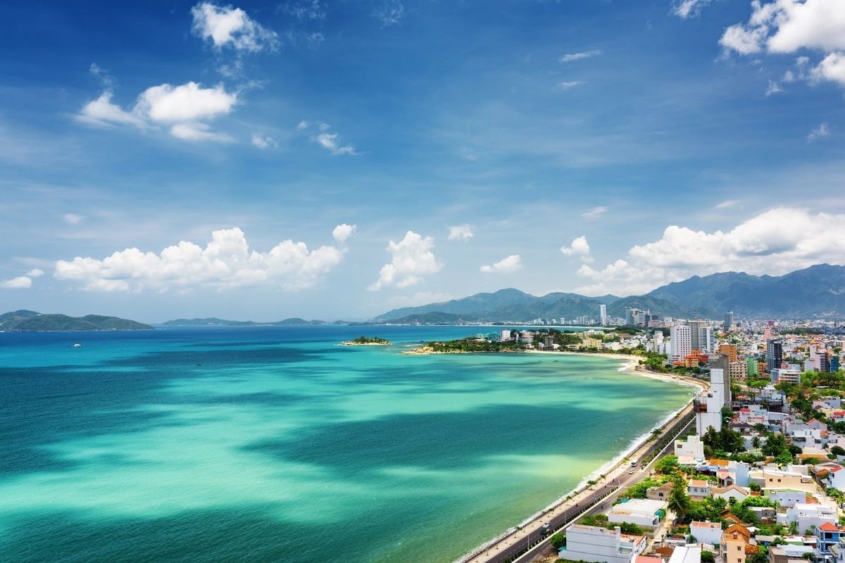 芽庄海滨城市风光