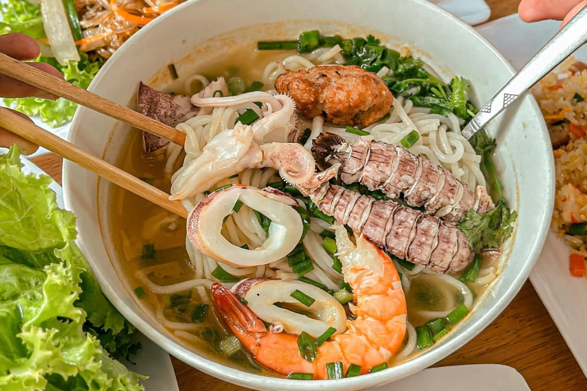 banh canh ghe hong phuc nha trang