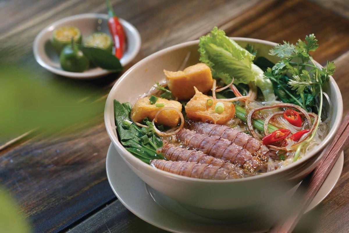 banh canh tom tit co chau