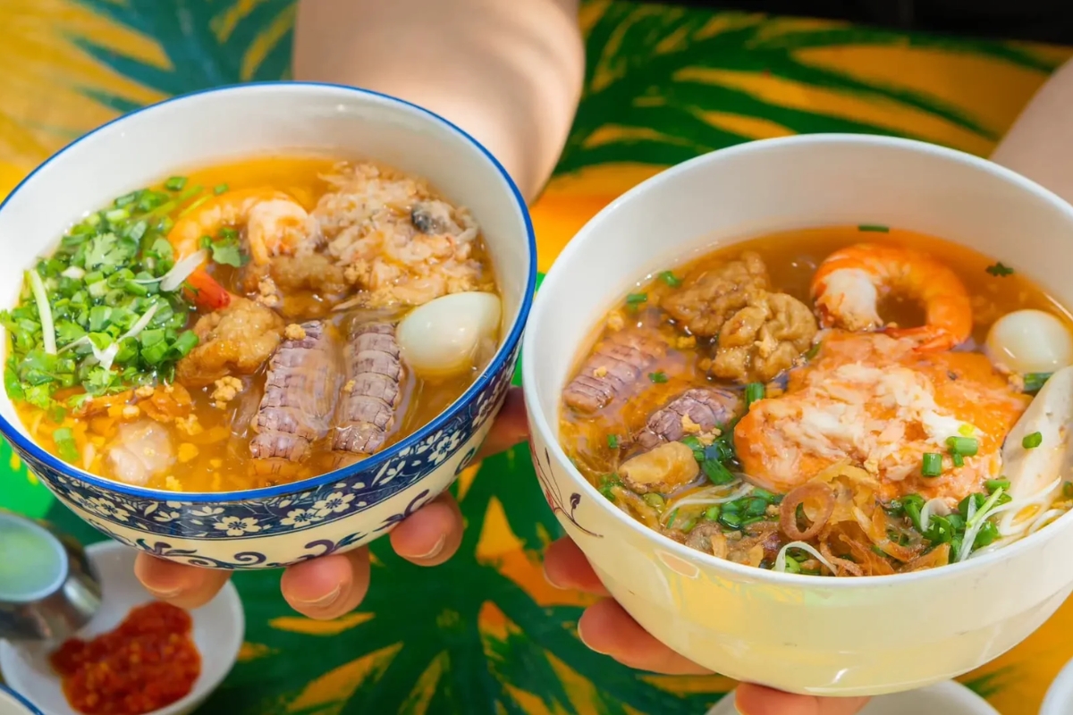 mantis shrimp noodle soup nha trang